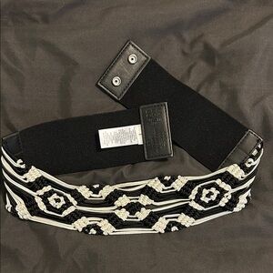 LOFT Black and White Geometric Stretchy Waist Belt | XS/S